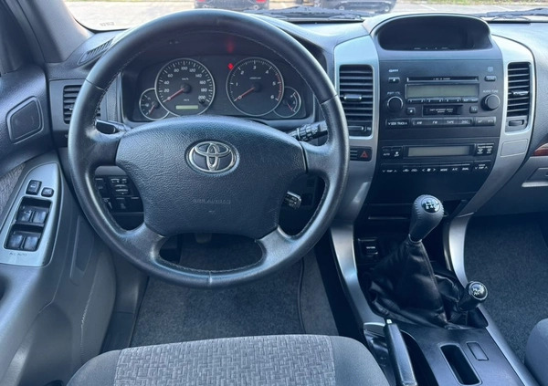 Toyota Land Cruiser cena 76500 przebieg: 332121, rok produkcji 2004 z Starachowice małe 631